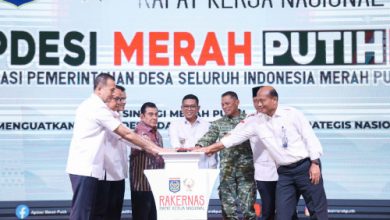 Gubernur Banten, Andra Soni membuka Rakernas Apdesi Merah Putih di Serang. Foto Biro Adpim Banten