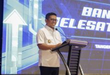 Gubernur Banten, Andra Soni. Foto: Biro Adpim Banten