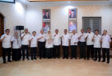 Gubernur Banten, Andra Soni bersama Kepala BPSDM Banten, EA Deni Hermawan dan jajarannya. foto Biro Adpim Banten
