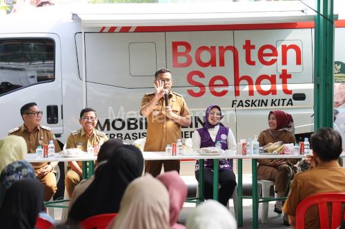 Gubernur Banten, Andra Soni dalam program cek kesehatan gratis atau CKG. foto Biro Adpim Banten