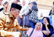 Andra Soni, Gubernur Banten di Bazar Ramadan. Foto Biro Adpim Bantenac
