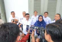 Gubernur Banten, Andra Soni sedang memberikan keterangan. Foto Biro Adpim Banten