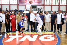 Gubernur Banten, Andra Soni membuka turnamen bola basket Tangerang. Foto: Biro Adpim Banten