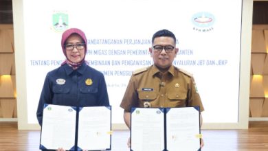 Penandatanganan kerjasama Pemprov Banten dan BPH Migas soal distriubis BBM Subsidi. Foto: Biro Adpim Banten