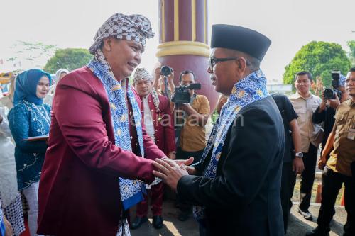 Gubernur Banten, Andra Soni bersama Wali Kota Serang, Budi Rustandi dalam HUT Kota Serang. Foto Biro Adpim Banten
