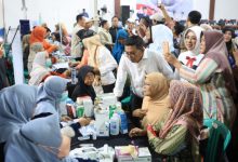 Gubernur Banten, Andra Soni hairi pelaksanaan Program Cek Kesehatan Gratis di Ciceri. Foto Biro Adpim Banten