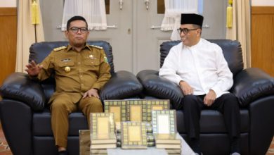 Gubernur Banten, Andra Soni dan Budi Karya Sumadi, Ketua Yayasan Muslim Sejahtera. Foto Biro Adpim Banten.
