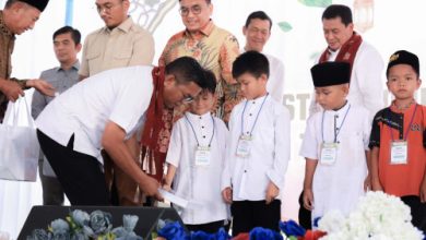 Gubernur Banten, Andra Soni di Festival Muharam Kampung Cengkok. Foto Biro Adpim Banten