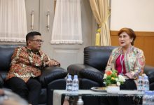 Gubernur Banten, Andra Soni bersama Dirut Perum Damri, Setia N Milatia Moemin. Foto: Biro Adpim Banten