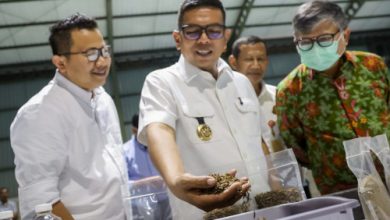 Gubernur Banten, Andra Soni soal pengelolaan sampah berbasis ekonomi sirkular. Foto Biro Adpim Banten