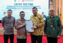 Gubernur Banten, Andra Soni dalam entry meeting dengan BPK Perwakilan Banten. Foto: Biro Adpim Banten