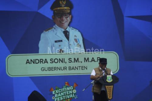 Gubernur Banten, Andra Soni di Exitiing Banten Fest di Anyer. Foto NS Amdan