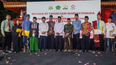 Gubernur Banten, Andra Soni menghadiri acara refleksi sumpah pemuda dan pengukuhan FKUB KOta Serang. Foto: Biro Adpim Banten