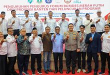 Gubernur Banten, Andra Soni dalam pengukuhan Forum Bumdes Bante. Foto Biro Adpim Banten