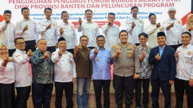 Gubernur Banten, Andra Soni dalam pengukuhan Forum Bumdes Bante. Foto Biro Adpim Banten