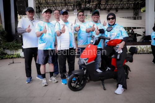 Gubernur Banten, Andra Soni mengikuti adara Fun Run 5K Wisasta Kreatif Summarecon Tangerang. Foto Biro Adpim Banten