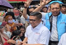 Cagub Banten Nomor urut 2, Andra Soni lakukan gerebek kampung dan kesehatan gratis di Tangerang. Foto: Yono