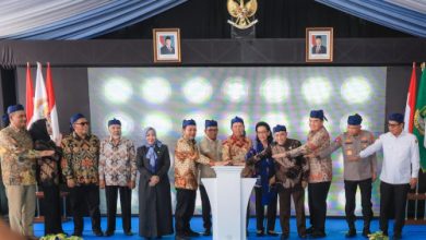 Gubernur Banten Andra Soni pada grounbreaking pembangunan Kantor DPD RI Banten. Foto Biro ADpim Banten