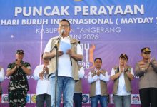 Gubernur Banten, Andra Soni dalam peringatan Hari Buruh di Tangerang. Foto Biro Adpim Banten