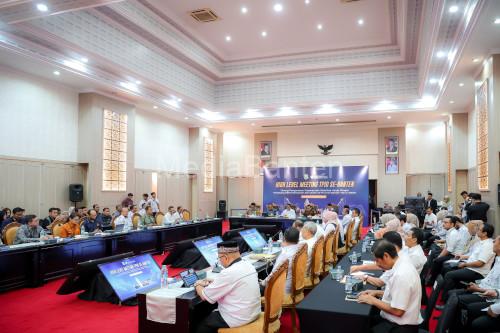 Gubernur Banten, Andra Soni memimpin rapat high level meeting di Pendopo Gubernur Banten. Foto Biro Adpim Banten