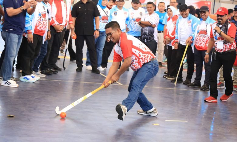 Gubernur Banten, Andra soni dalam Kejurnas Hoki Ruangan. Foto Biro Adpim Banten