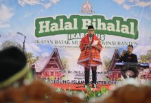 Gubernur Banten, Andra Soni pada acara Ikatan Batak Muslim di Cilegon. Foto Biro Adpim Banten