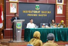 Andra Soni, Gubernur Banten dalam acara di Inspektorat Banten. Foto: Biro Adpim Banten