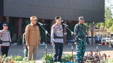 Gubernur Banten, Andra Soni jadi inspeketur upacar Operasi Ketupat Maung. Foto Biro Adpim Banten
