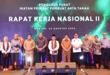 Gubernur Banten, Andra Soni dalam rapat kerja IPPAT di Tangerang. Foto Biro Adpim Banten