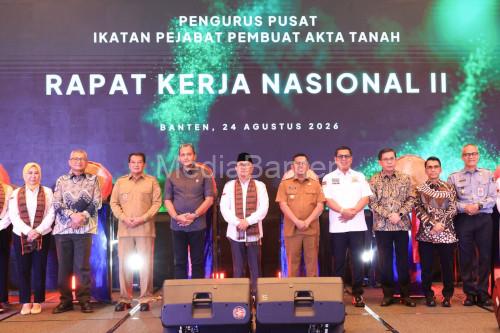 Gubernur Banten, Andra Soni dalam rapat kerja IPPAT di Tangerang. Foto Biro Adpim Banten