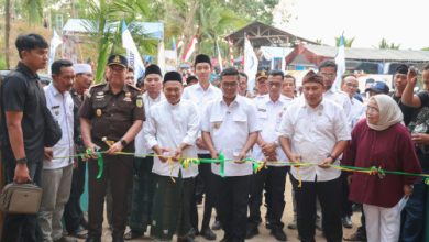 Gubernur Banten, Andra Soni meresmikan jembatata Leuwi Kukuk Lebak. foto Biro Adpim Banten