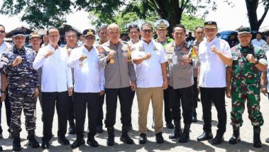 Gubernur Banten, Andra Soni dan Kapolda Banten, Irjen Pol Hengki memantau kawasan wisata Pantai Anyer. Foto Daeng Yusvin