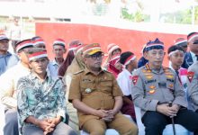 Gubernur Banten, Andra Soni bersama Kapolri Jendral Pol Litsyio Sigit Prabowo di Bayah. Foto Biro Adpim Banten