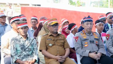 Gubernur Banten, Andra Soni bersama Kapolri Jendral Pol Litsyio Sigit Prabowo di Bayah. Foto Biro Adpim Banten