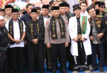 Kapolri Jenderal Pol Listiyo Sigit Prabowo bersama Gubernur Banten, Andra Soni dalam peresmian Balai Latihan Silat PTBI. Foto Biro Adpim Banten