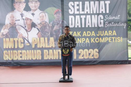 Gubernur Banten, Andra Soni membuka Kejuaraan Tenis Junior Piala Gubernur Banten. foto Biro Adpim Pemprov Banten
