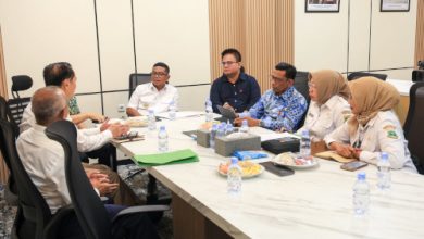 Gubernur Banten, Andra Soni saat menerima pengelola KEK Tanjung Lesung. Foto Biro Adpim Banten