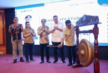 Gubernur Banten, Andra Soni dalam FGD Eleltrifikasi Kereta Api. Foto Biro Adpim Banten