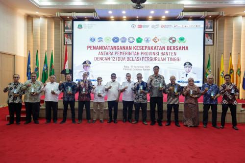Gubernur Banten, Andra Soni dan 12 perguruan tinggi tandatangani kesepakatan bersama. Foto Biro Adpim Banten