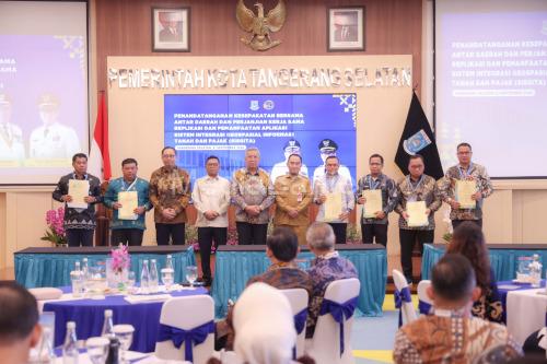 Gubernur Banten, Andra Soni dalam acara Kerjasama Sisgita di Tangsel. foto Biro Adpim Banten