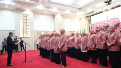 Gubernur Banten, Andra Soni melantik Ketua BKOW dan pengurus lainnya. Foto: Biro Adpim Banten