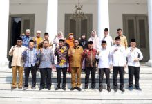 Gubernur Banten, Andra Soni bersama Dewan Hakim MTQ Tingkat Nasional. Foto Biro Adpim Banten