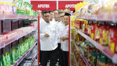 Gubernur Banten, Andra Soni di Koperasi Merah Putih Ciakar Tangerang. Foto Biro Adpim Banten
