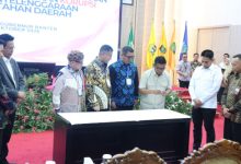 Gubernur Banten, Andra Soni bersama kepala daerah se-Banten dan Jabar teken komitmen cegah pidana korupsi. Foto Biro Adpim Banten