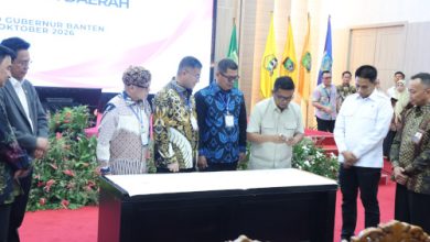 Gubernur Banten, Andra Soni bersama kepala daerah se-Banten dan Jabar teken komitmen cegah pidana korupsi. Foto Biro Adpim Banten