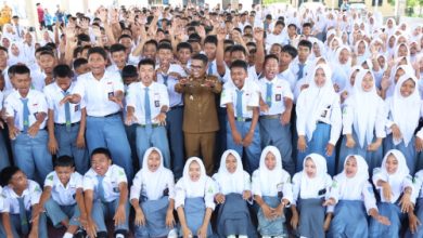 Gubernur Banten, Andra Soni bersama para pelajar. Foto Biro Adpim Banten