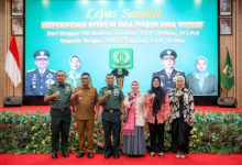 Guernur Banten, Andra Soni menghadiri acara lepas sambut Danrem 064 / Maulana Yusuf. Foto: Biro Adpim Banten