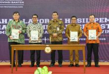 Gubernur Banten, Andra Soni menerima 2 LHP BPK Semester 2 tahun 2025. Foto Biro Adpim Banten