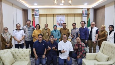 Gubernur Banten, Andra Soni bersama Lumbung Dongeng Nusantara. Foto Biro Adpim Banten