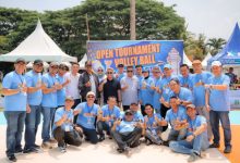 Andra Soni membuka Open Tournament VolleyBall Piala Gubernur Banten. Foto: Biro Adpim Banten